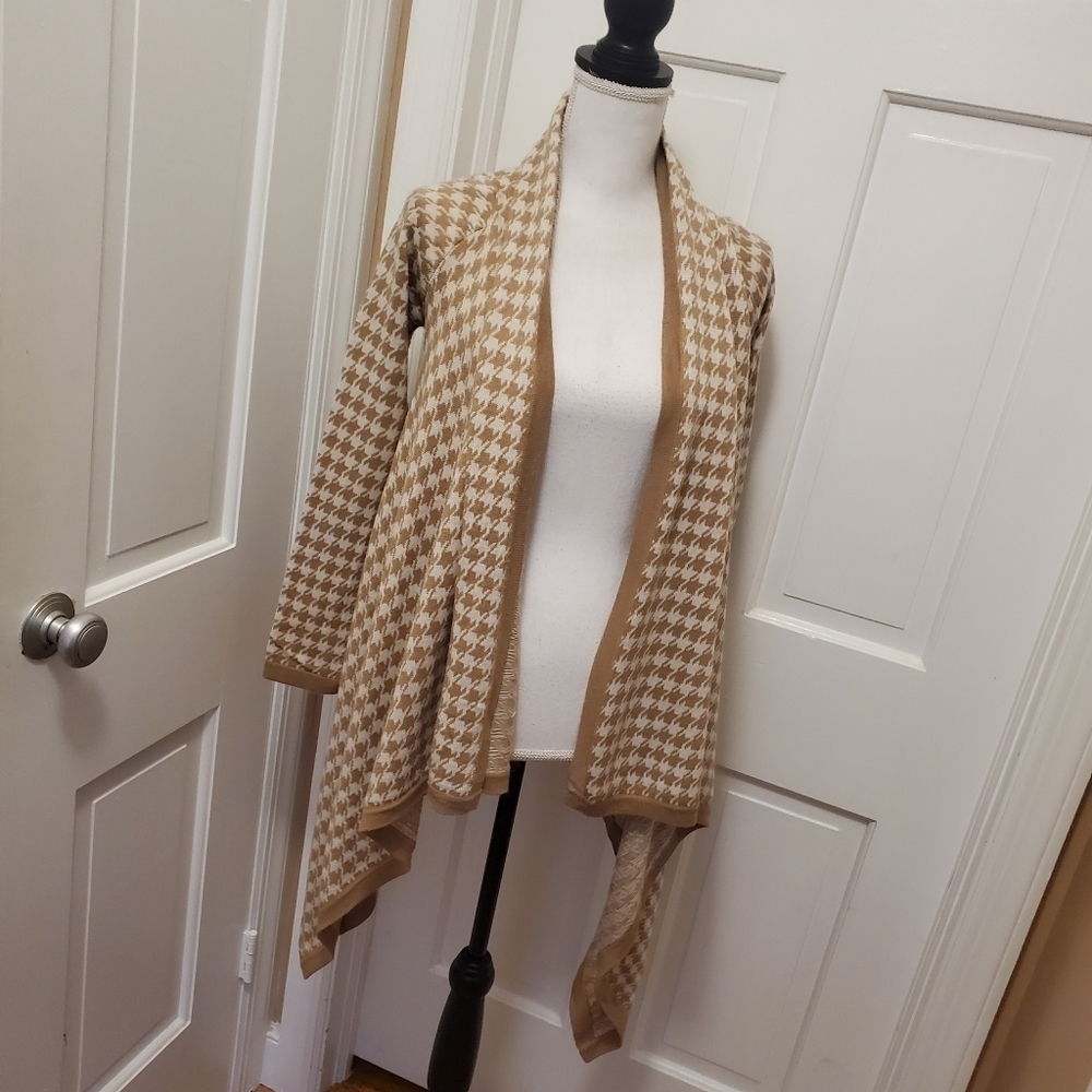Fenn Wright Beige and White Houndstooth cascading open front cardigan size small